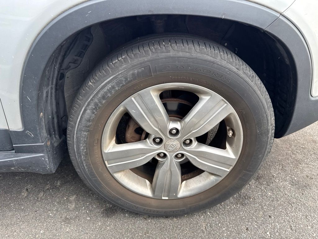 Thumbnail: 2012 Kia Sorento - 28