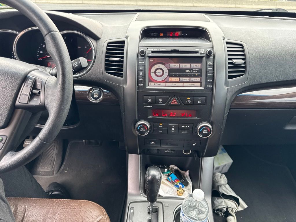 Thumbnail: 2012 Kia Sorento - 10