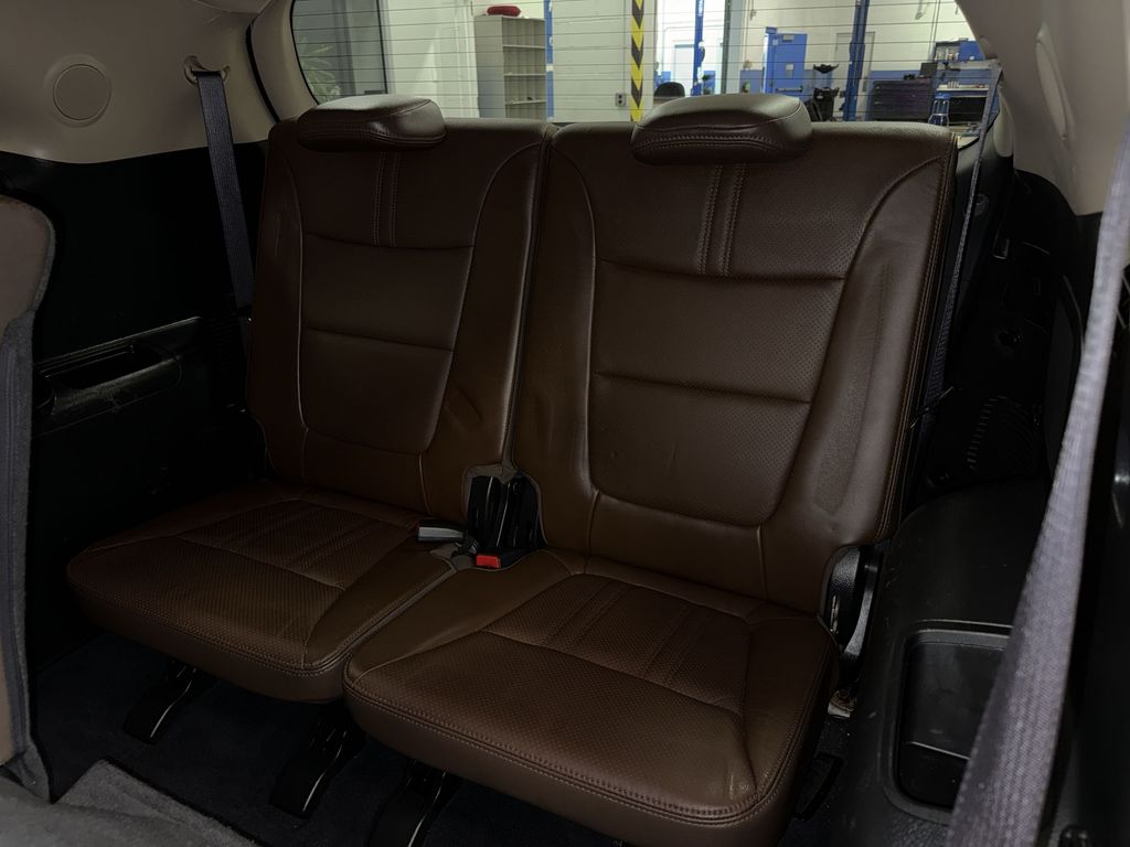 Thumbnail: 2012 Kia Sorento - 25