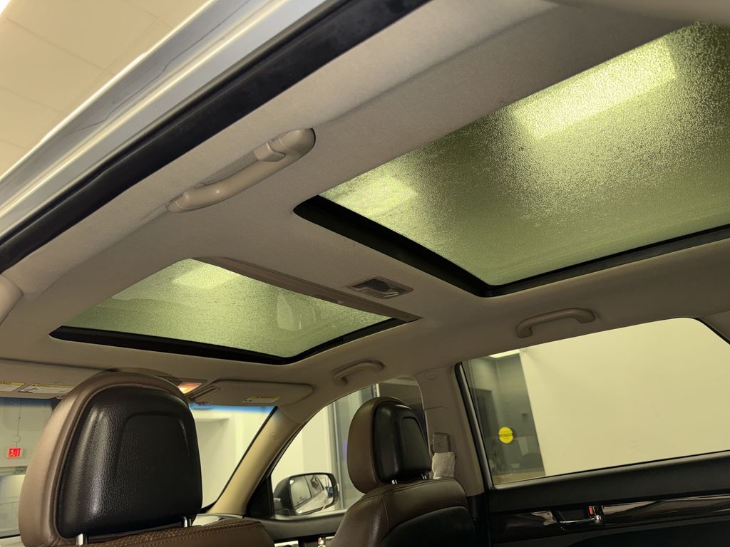 Thumbnail: 2012 Kia Sorento - 30