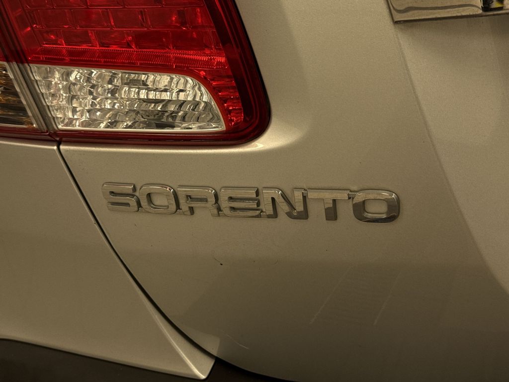 Thumbnail: 2012 Kia Sorento - 33