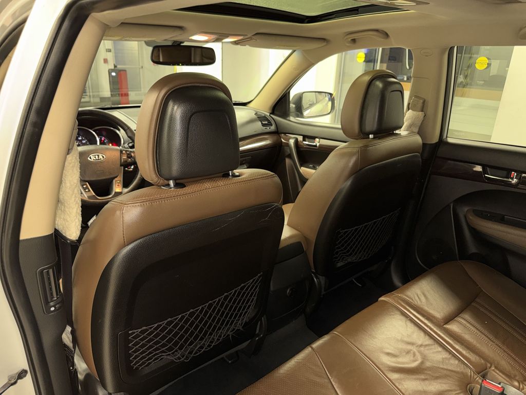 Thumbnail: 2012 Kia Sorento - 35