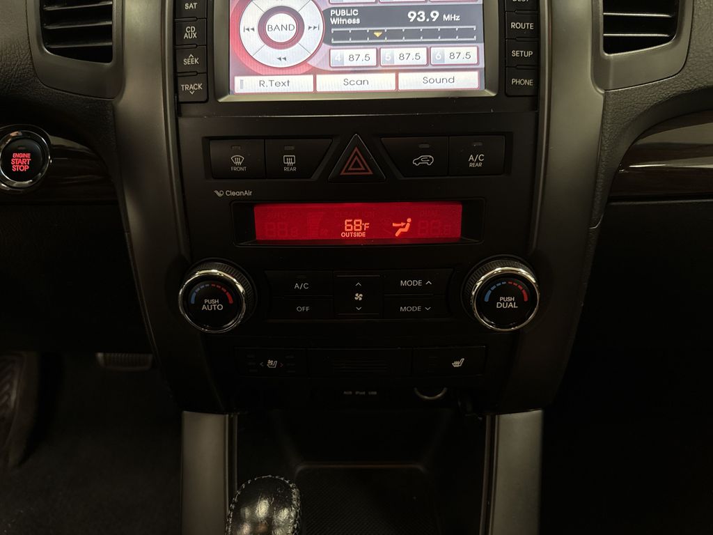 Thumbnail: 2012 Kia Sorento - 27