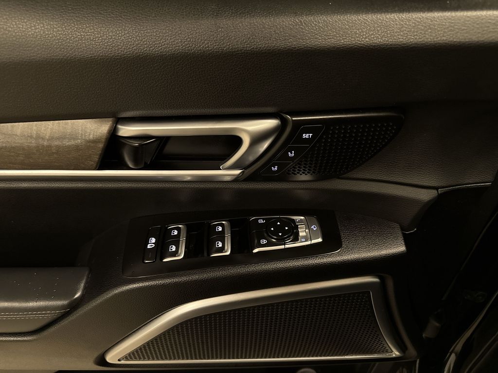 Thumbnail: 2020 Kia Telluride - 25
