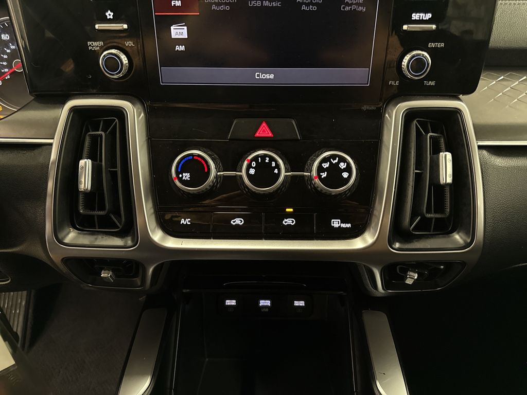 Thumbnail: 2023 Kia Sorento - 24