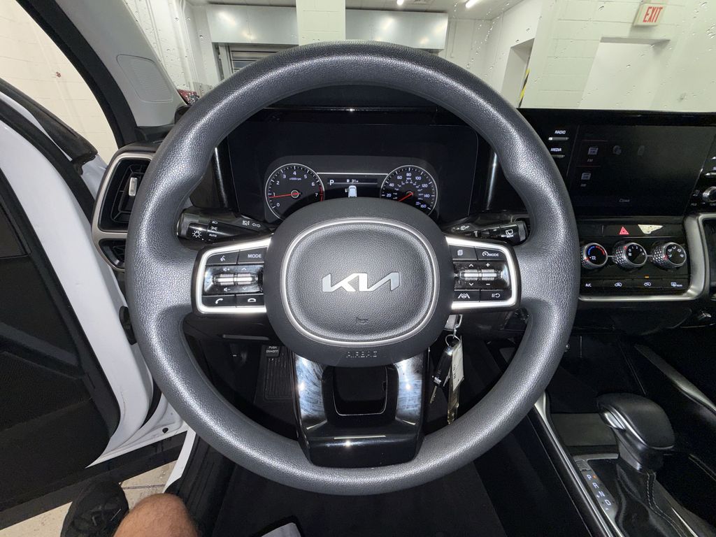 Thumbnail: 2023 Kia Sorento - 2