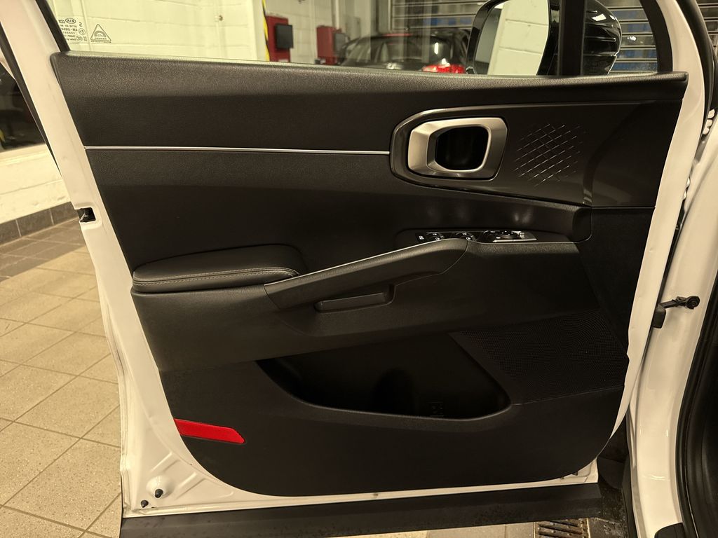 Thumbnail: 2021 Kia Sorento - 32