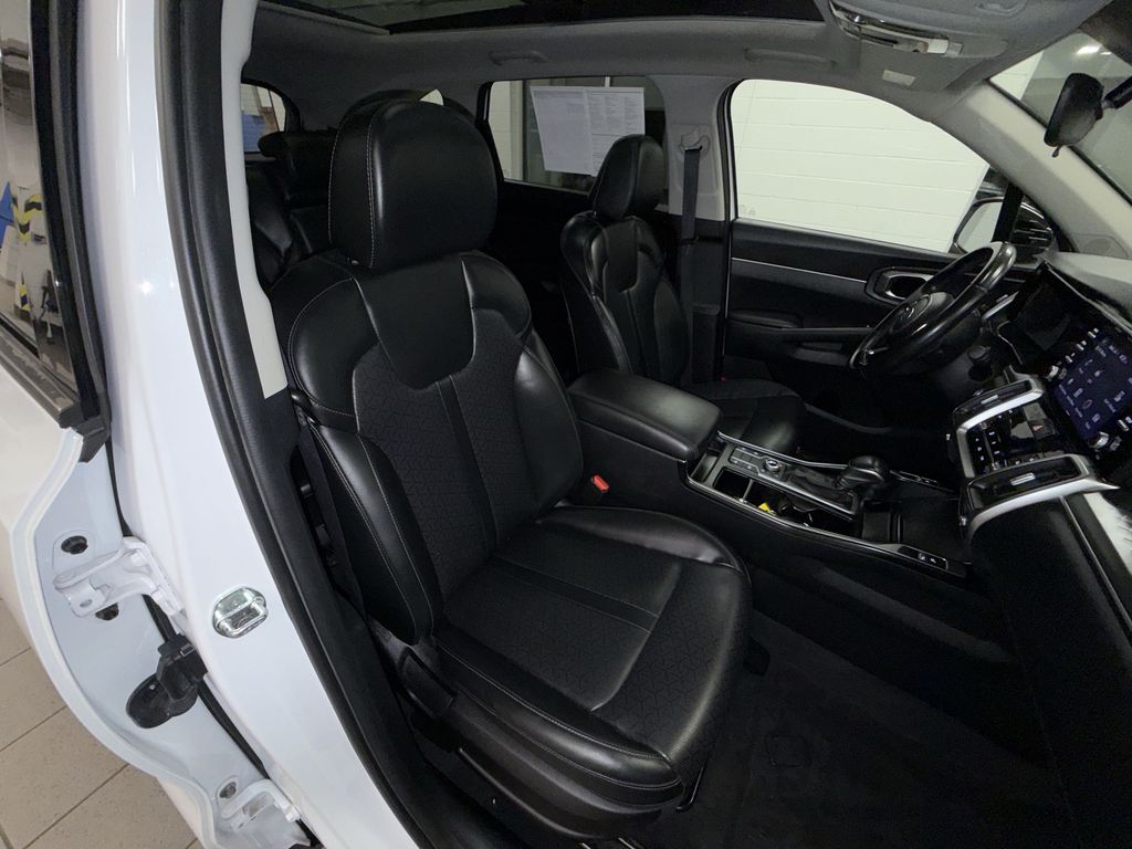 Thumbnail: 2021 Kia Sorento - 10