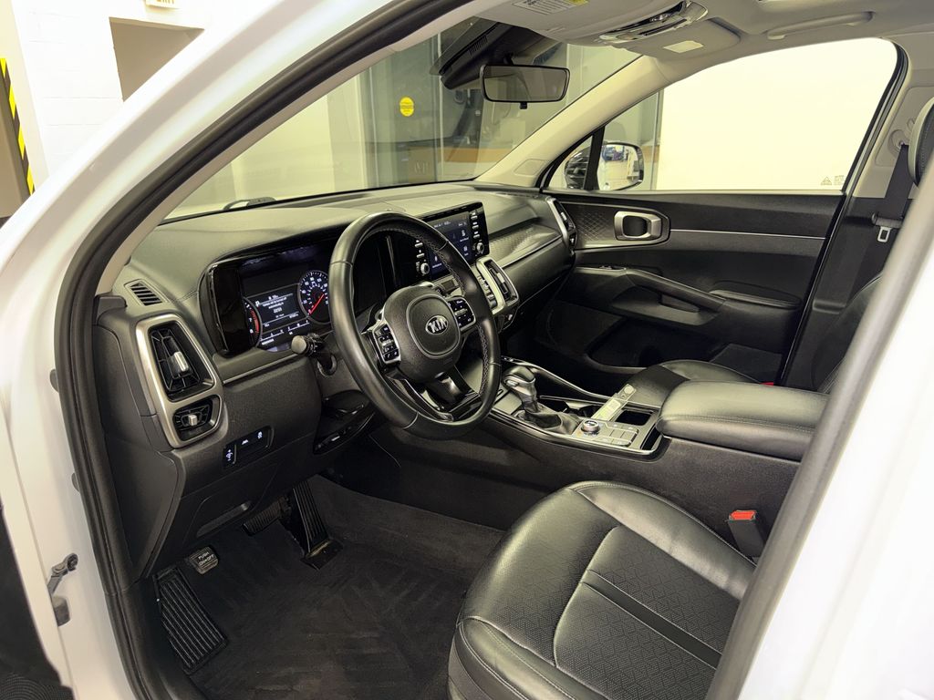 Thumbnail: 2021 Kia Sorento - 8