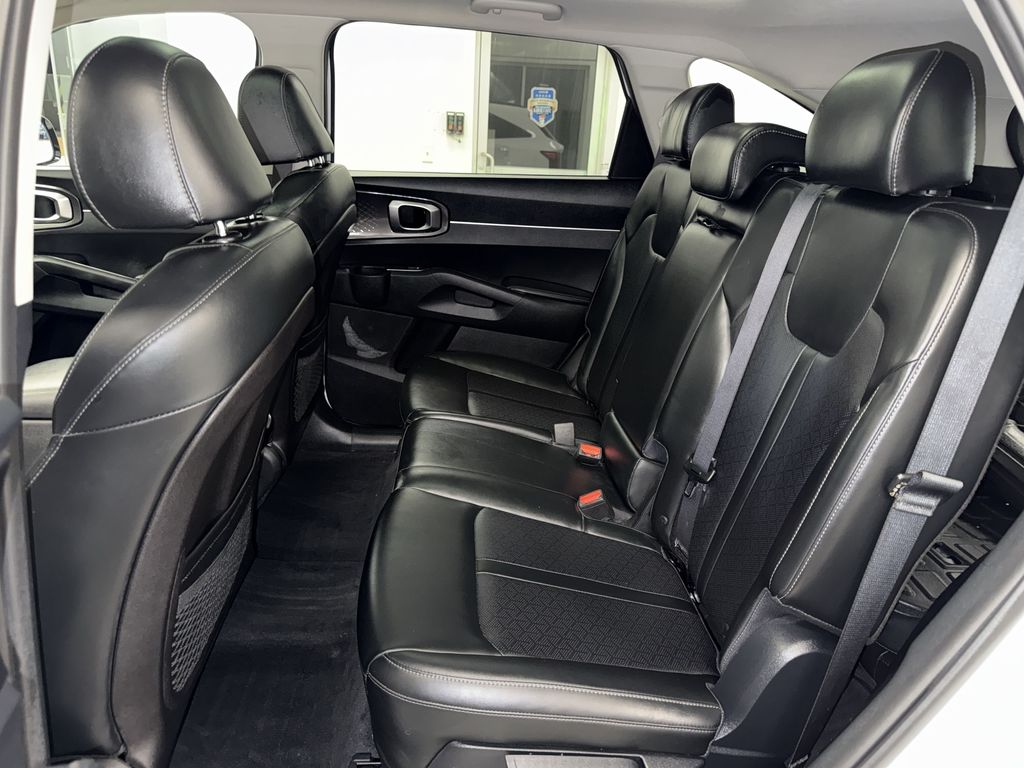 Thumbnail: 2021 Kia Sorento - 11