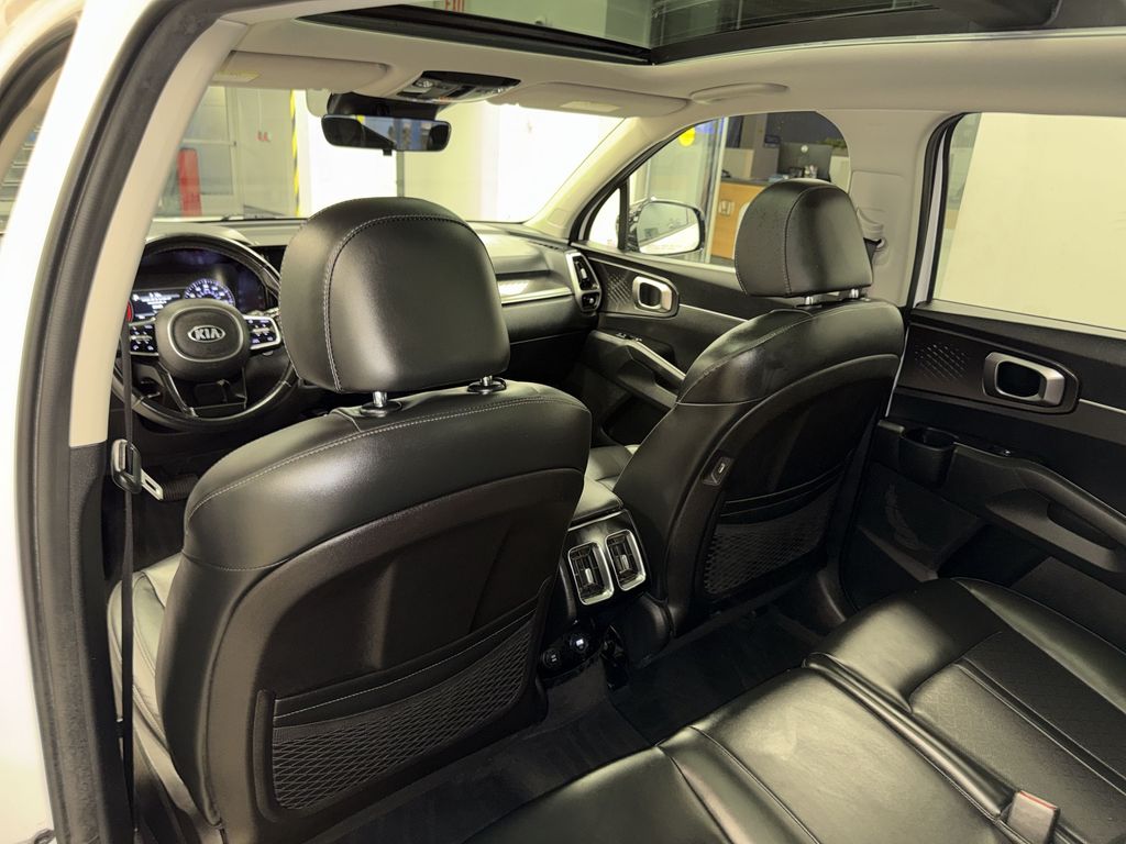 Thumbnail: 2021 Kia Sorento - 31
