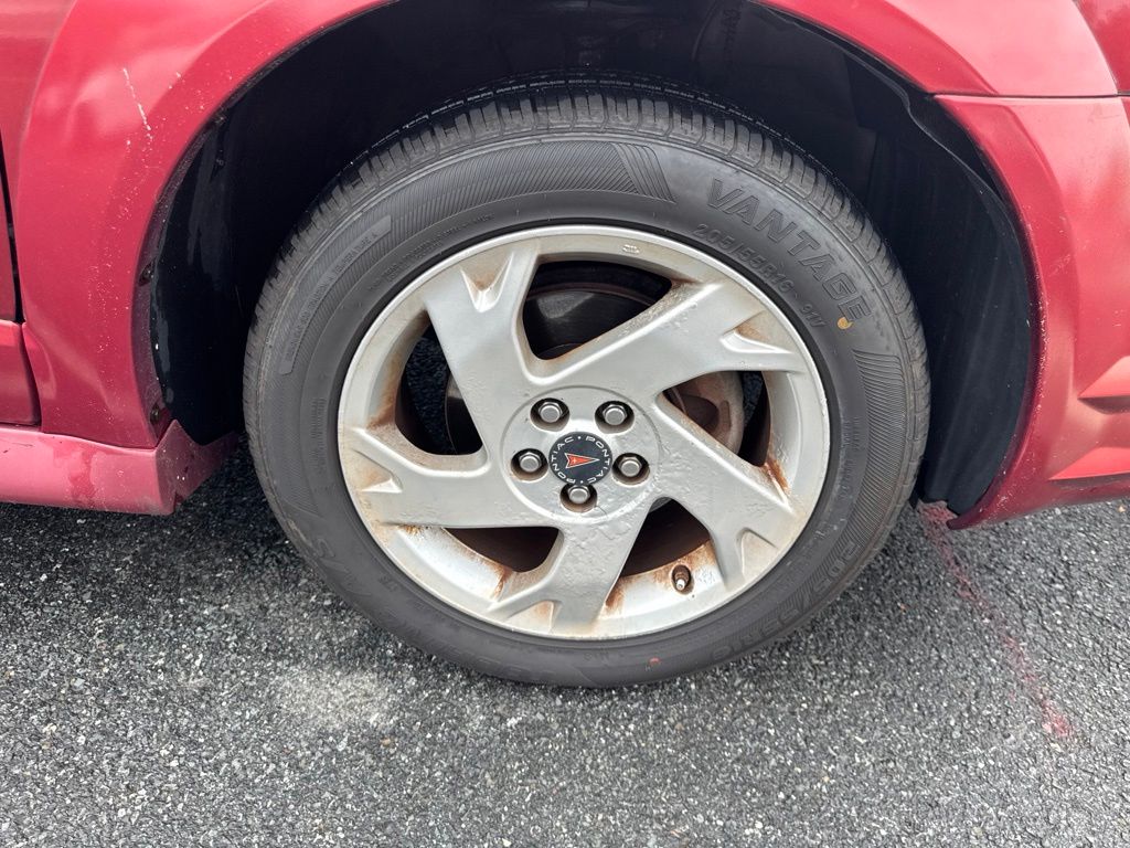 Thumbnail: 2008 Pontiac Vibe - 24