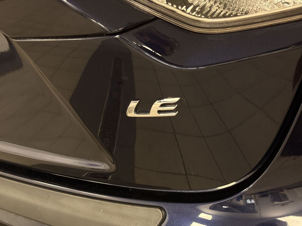 Thumbnail: 2022 Toyota Corolla - 25