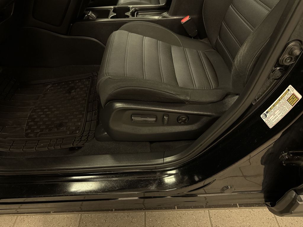 Thumbnail: 2019 Honda CR-V - 24