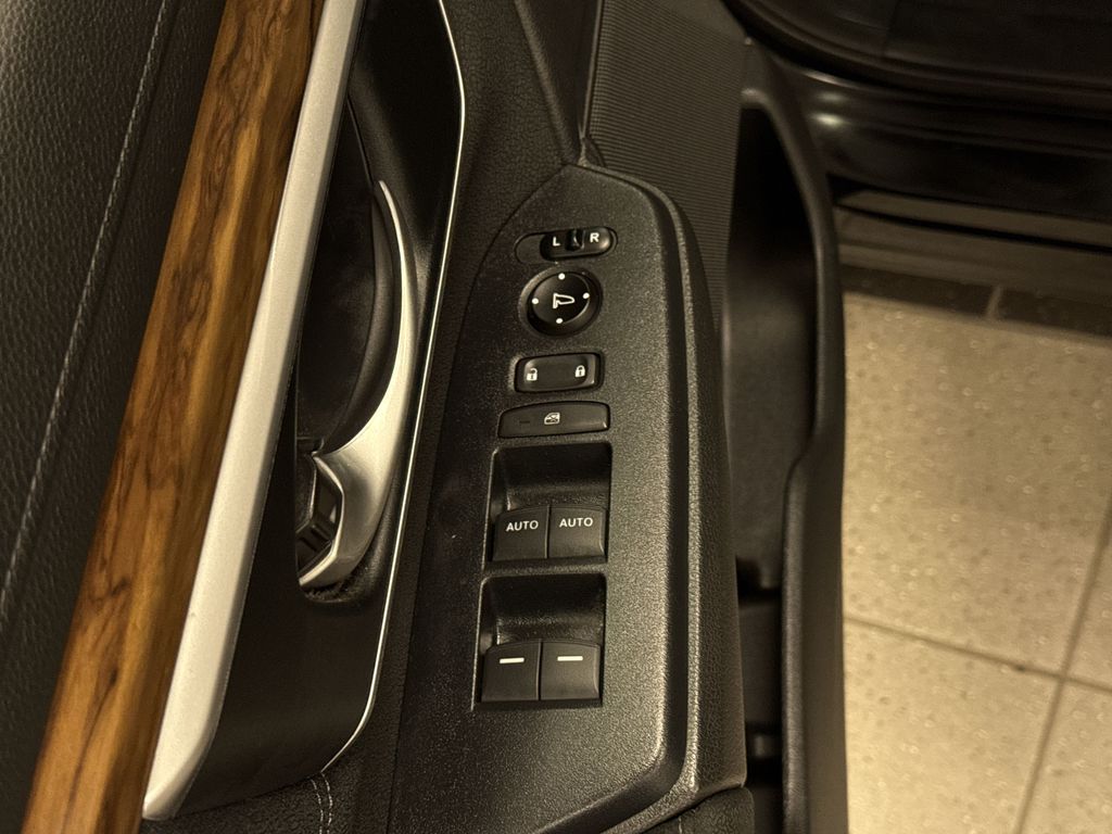 Thumbnail: 2019 Honda CR-V - 23
