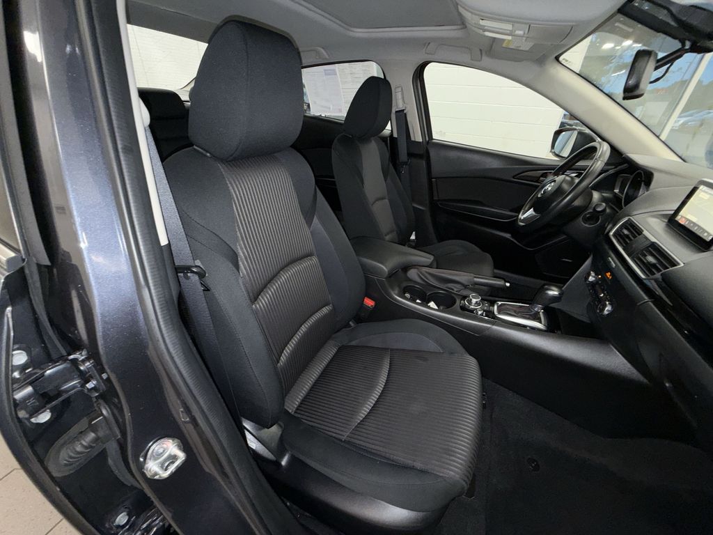 Thumbnail: 2016 Mazda Mazda3 - 9