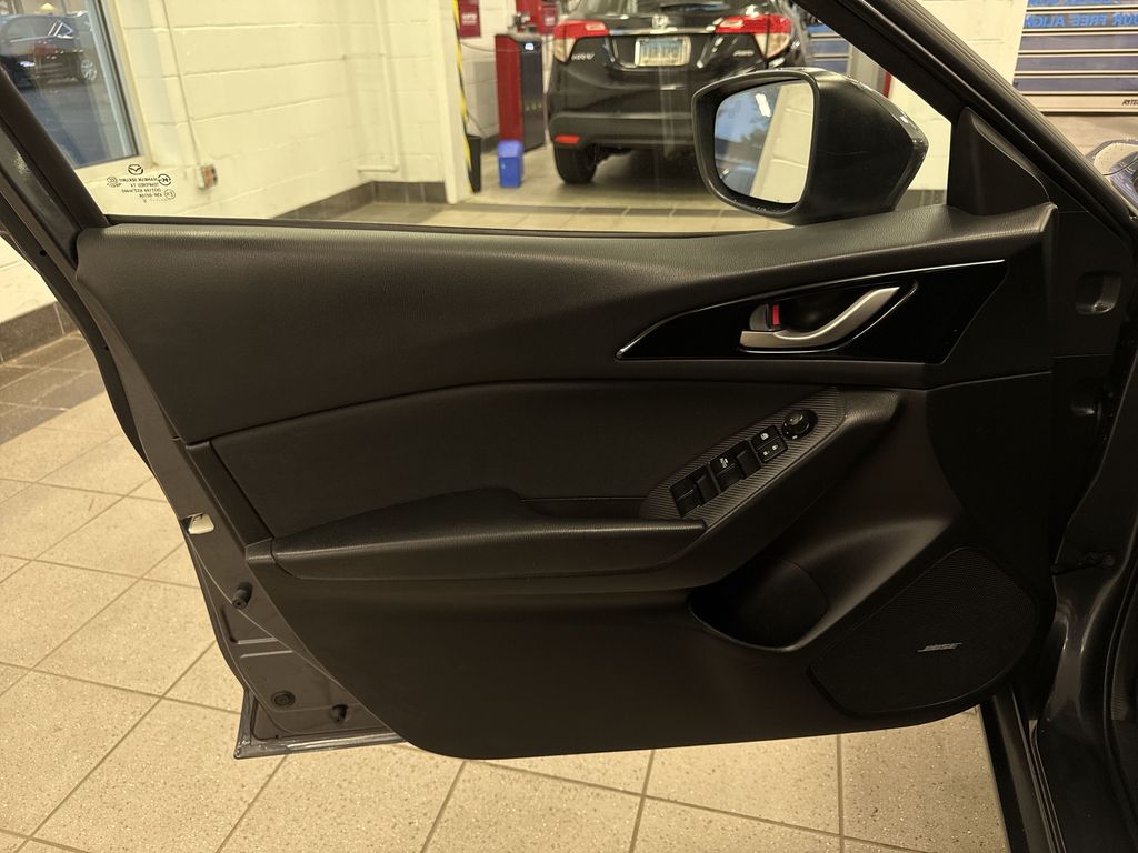 Thumbnail: 2016 Mazda Mazda3 - 30