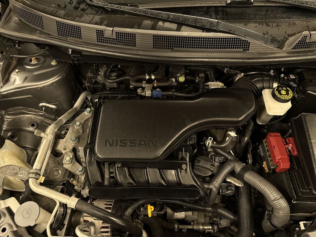 Thumbnail: 2017 Nissan Rogue Sport - 8