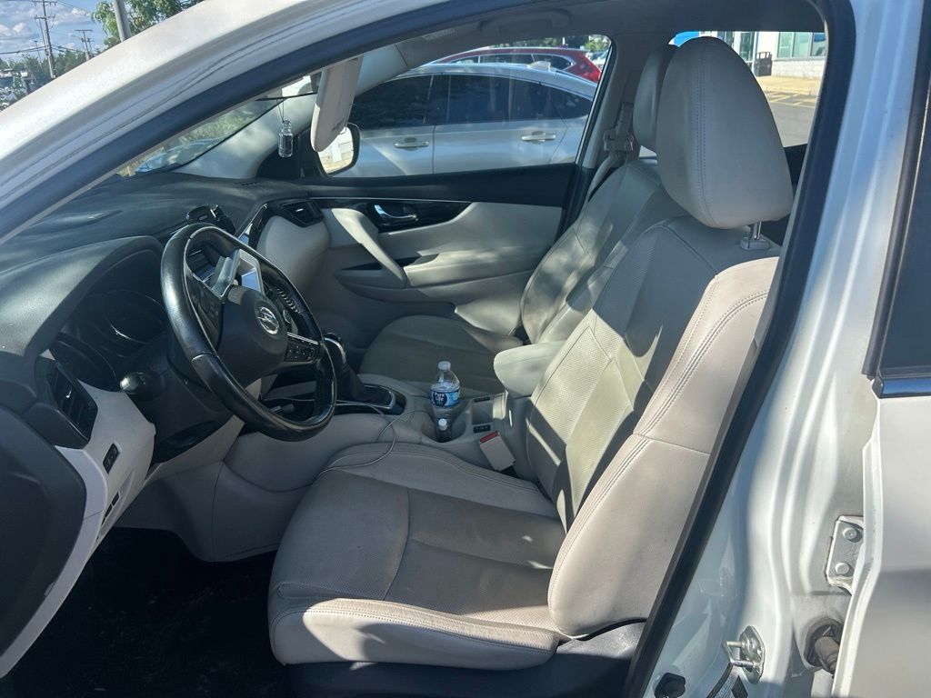 Thumbnail: 2019 Nissan Rogue Sport - 8