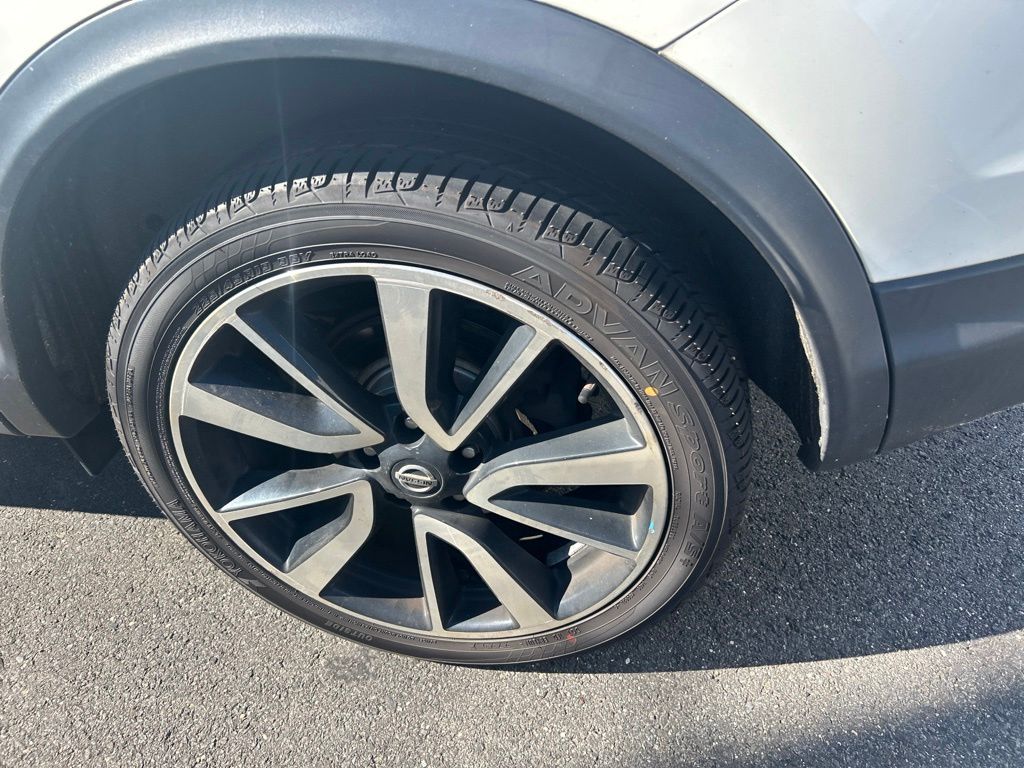 Thumbnail: 2019 Nissan Rogue Sport - 24