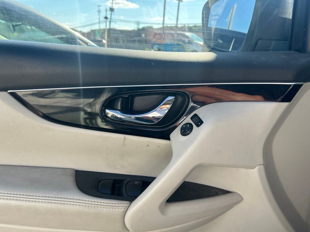 Thumbnail: 2019 Nissan Rogue Sport - 16