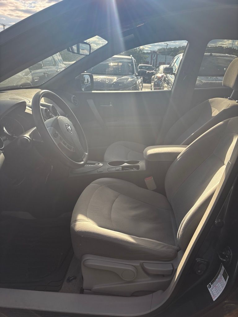 Thumbnail: 2015 Nissan Rogue - 14