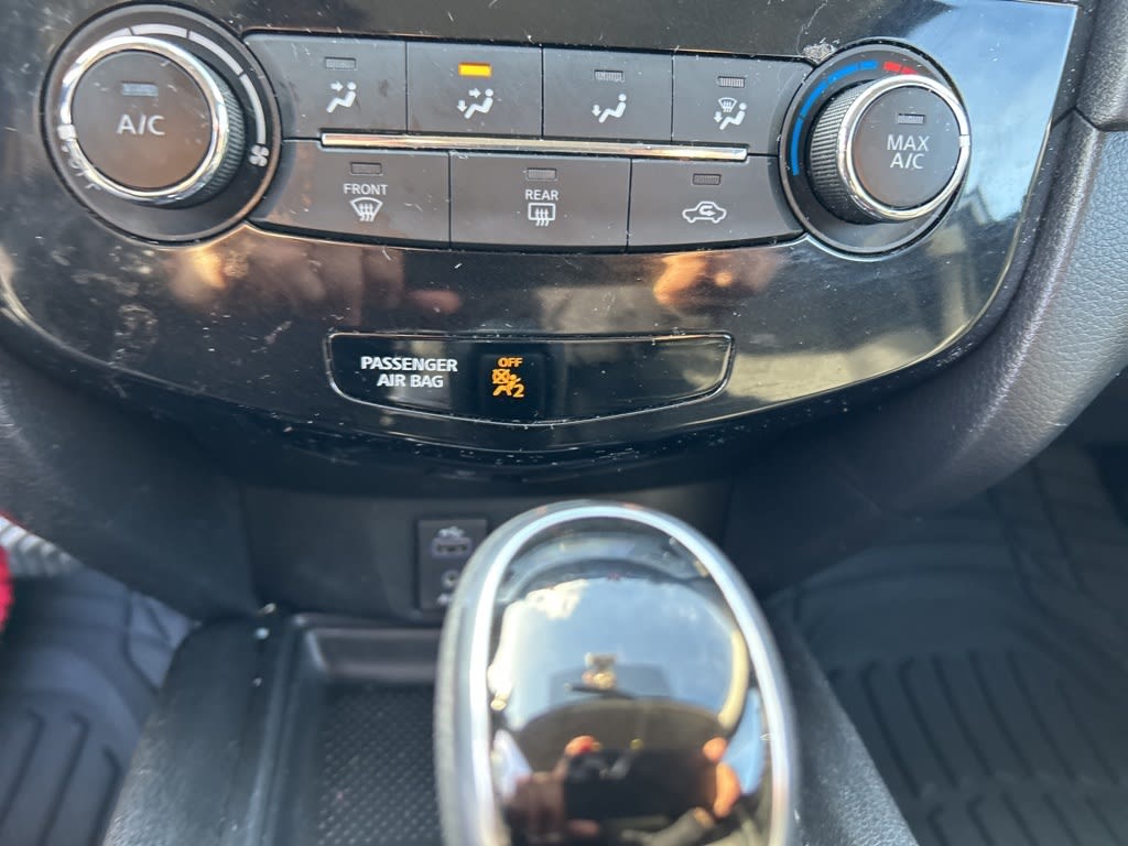 Thumbnail: 2017 Nissan Rogue - 21