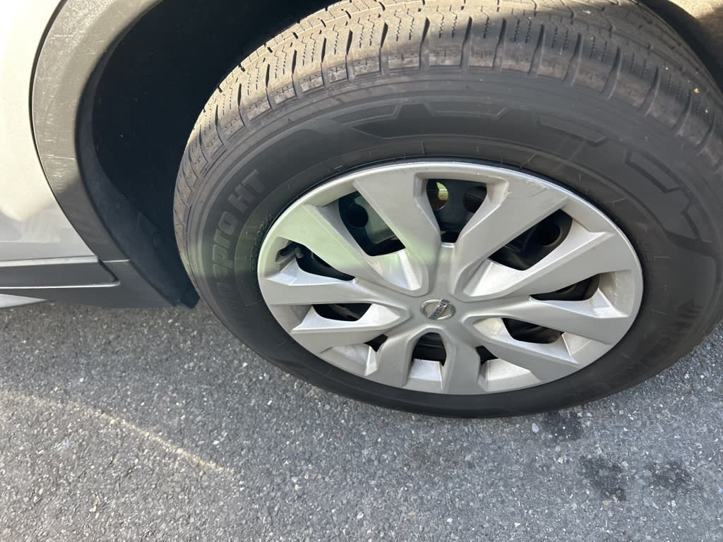 Thumbnail: 2017 Nissan Rogue - 23