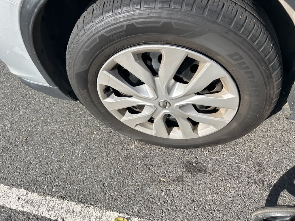 Thumbnail: 2017 Nissan Rogue - 24