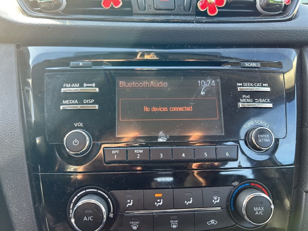 Thumbnail: 2017 Nissan Rogue - 8