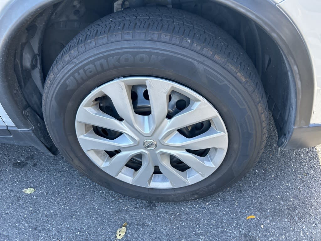 Thumbnail: 2017 Nissan Rogue - 6