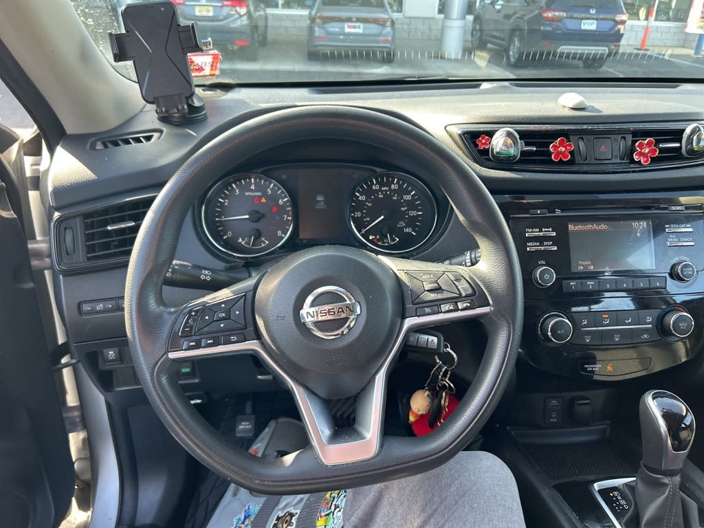 Thumbnail: 2017 Nissan Rogue - 2