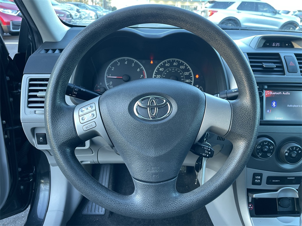 2013 Toyota Corolla LE 2