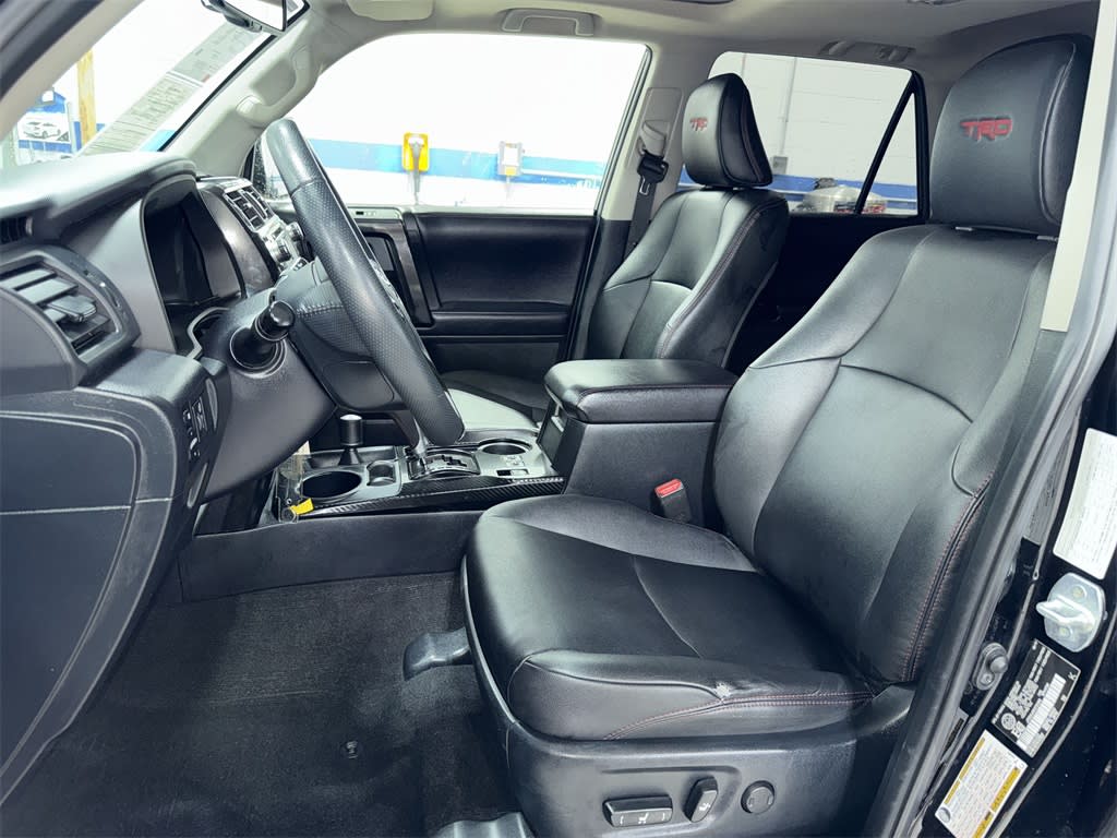 Thumbnail: 2019 Toyota 4Runner - 10