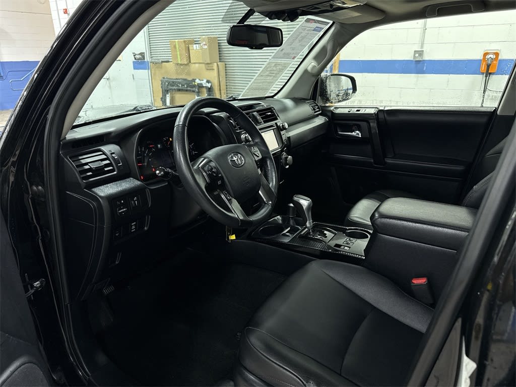 Thumbnail: 2019 Toyota 4Runner - 9