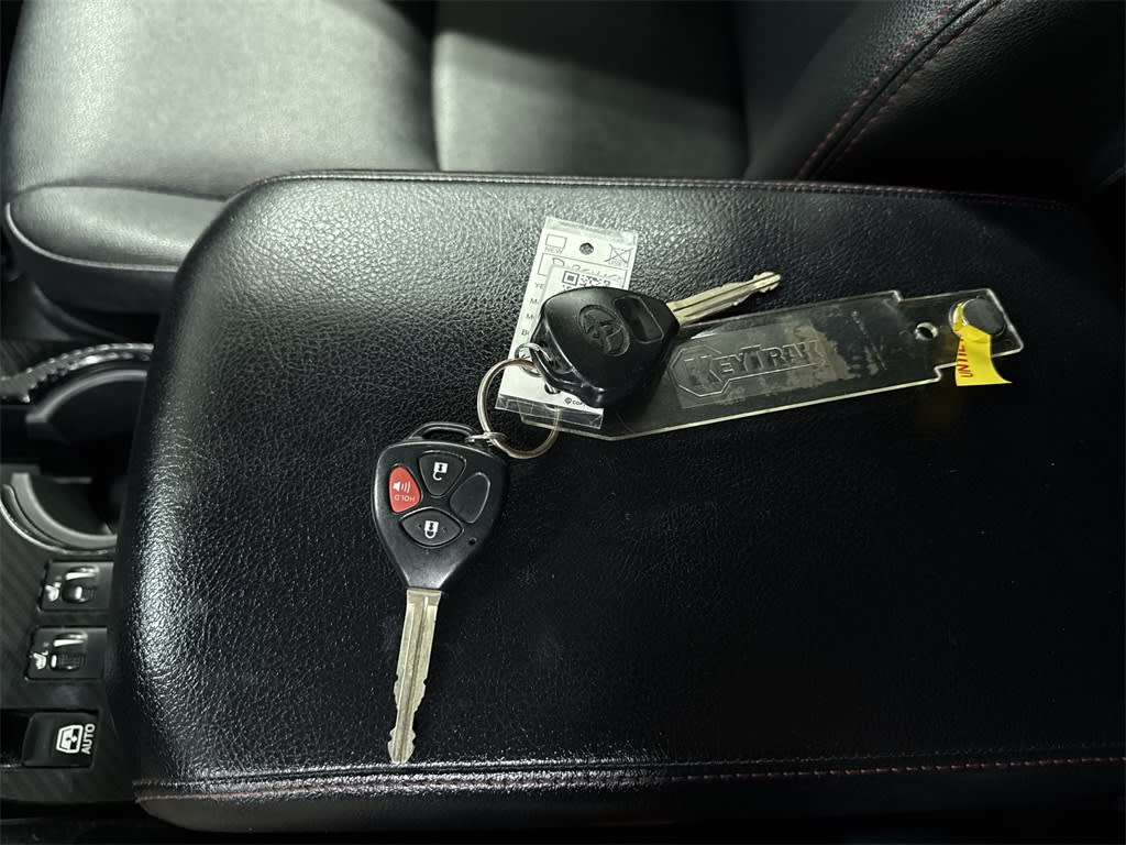 Thumbnail: 2019 Toyota 4Runner - 17