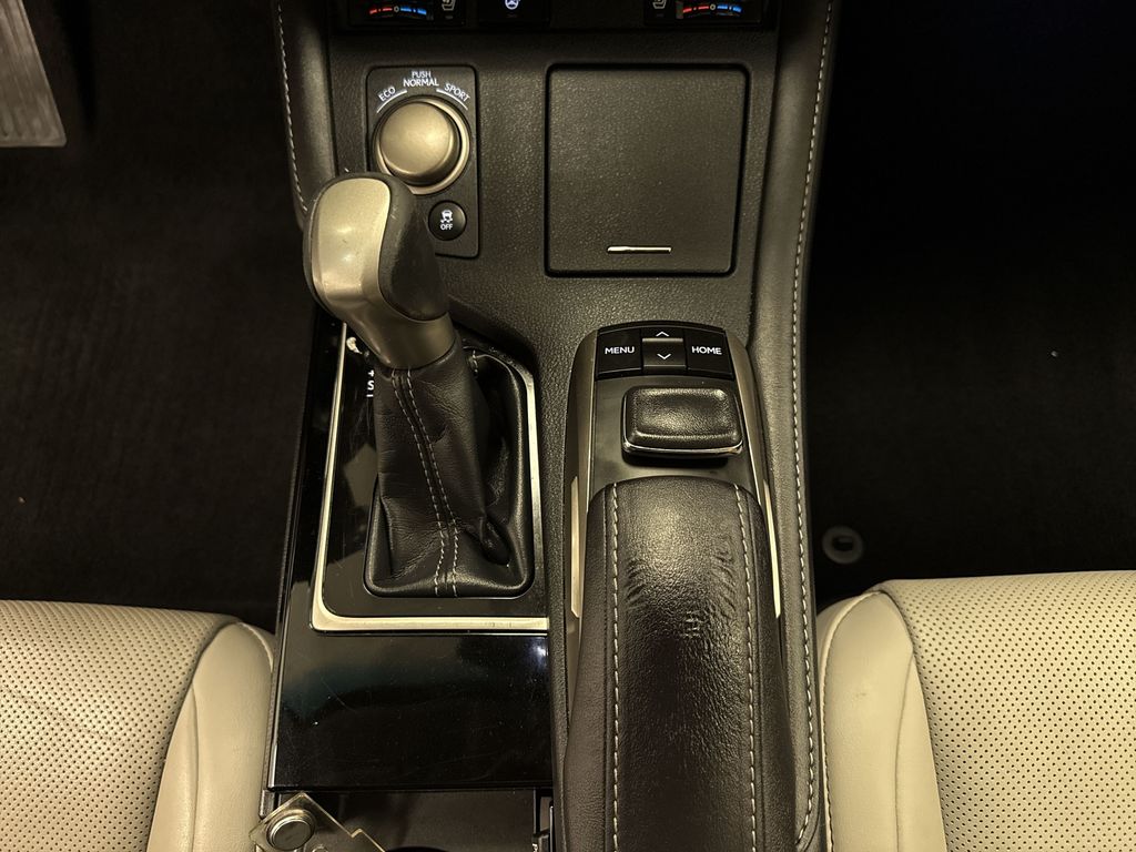 Thumbnail: 2016 Lexus ES - 13
