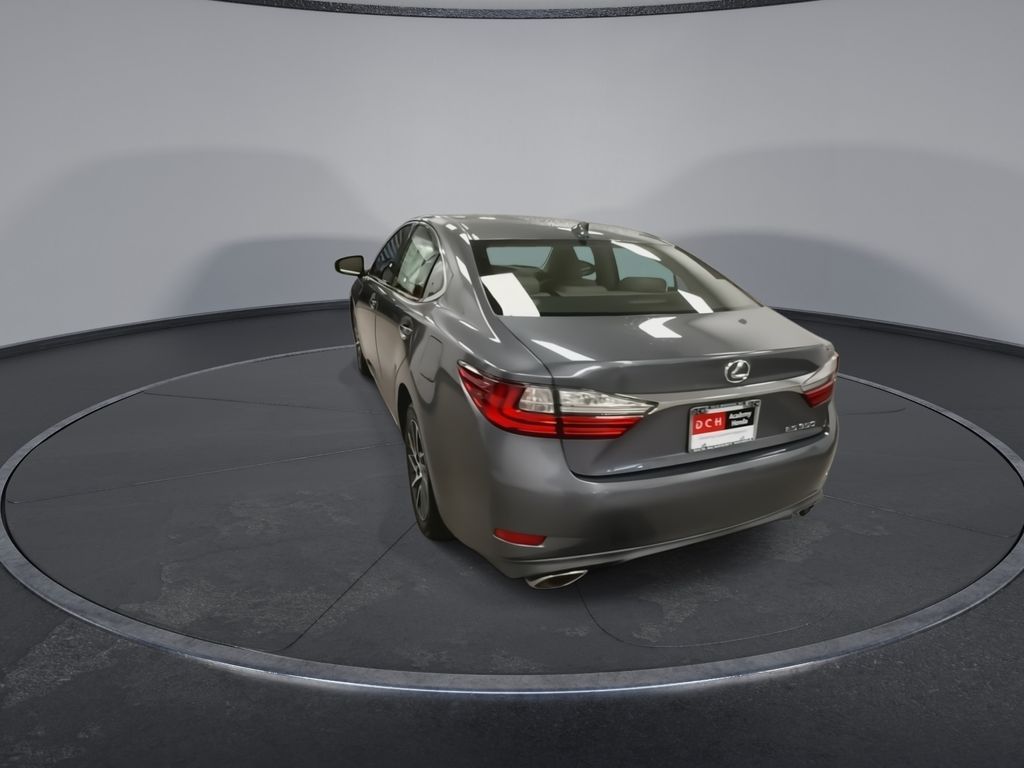 Thumbnail: 2016 Lexus ES - 5
