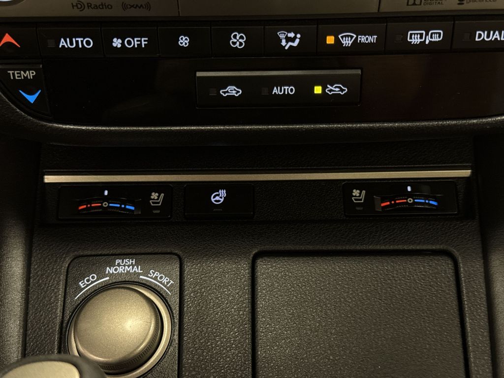 Thumbnail: 2016 Lexus ES - 32
