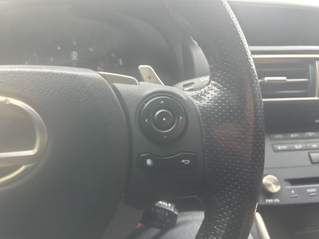 Thumbnail: 2016 Lexus IS - 14