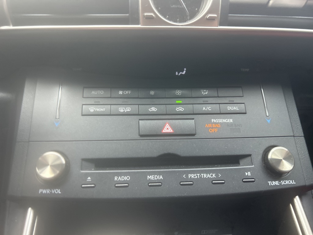 Thumbnail: 2016 Lexus IS - 9