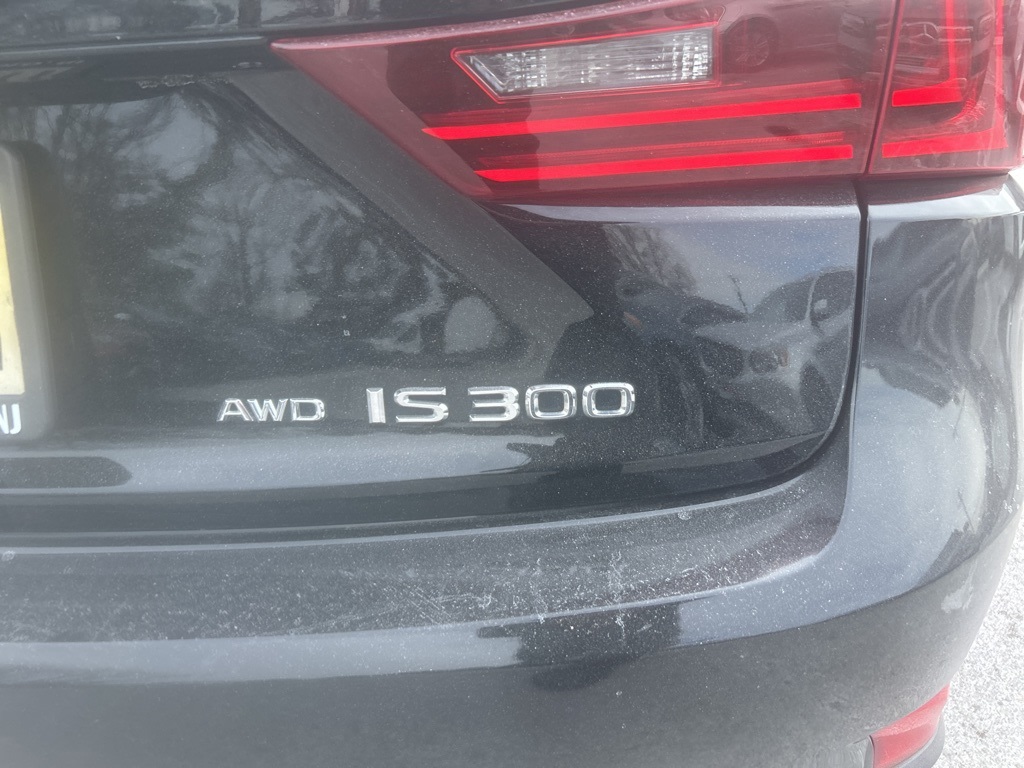 Thumbnail: 2016 Lexus IS - 6