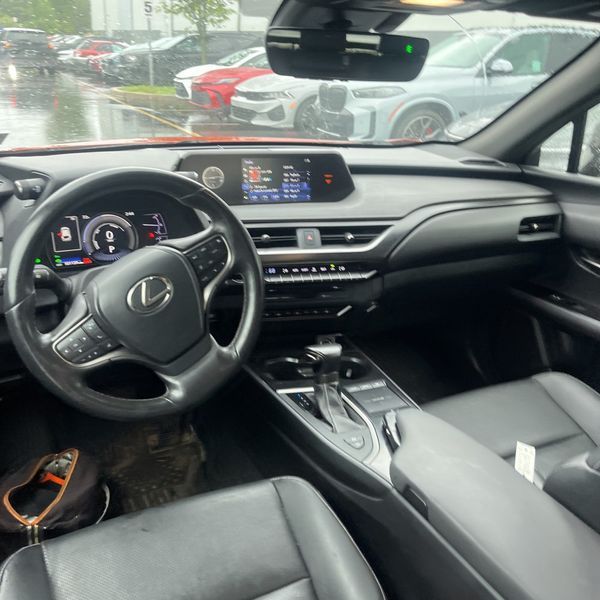 Thumbnail: 2019 Lexus UX - 2