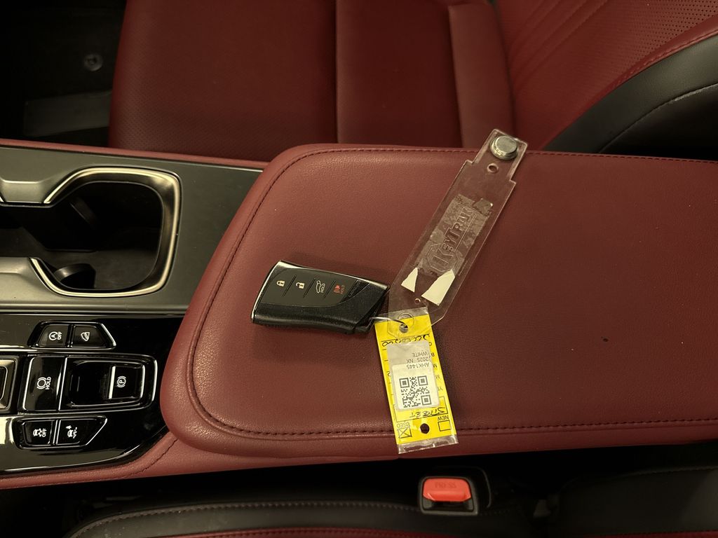 Thumbnail: 2025 Lexus ES - 17