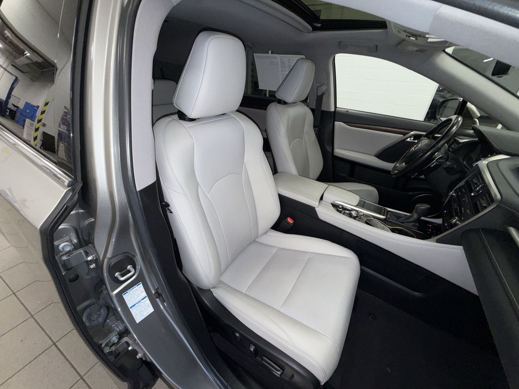 Thumbnail: 2020 Lexus RX - 10