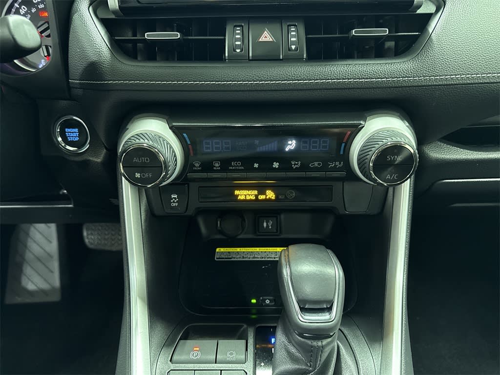 2019 Toyota RAV4 XLE Premium 24