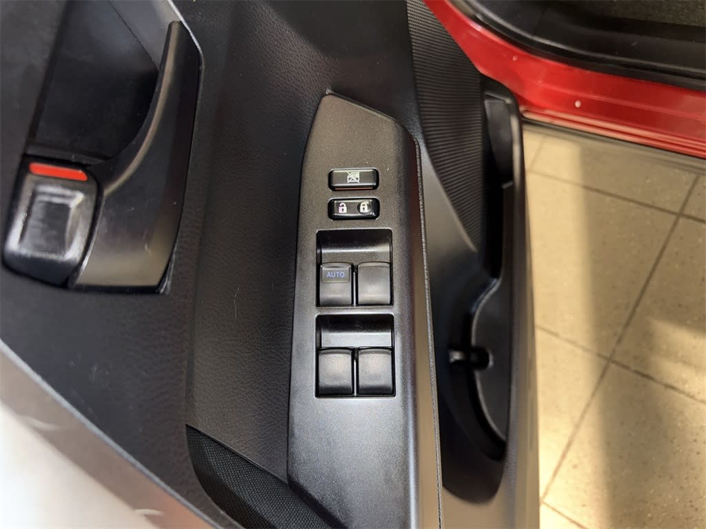 Thumbnail: 2017 Toyota RAV4 - 25