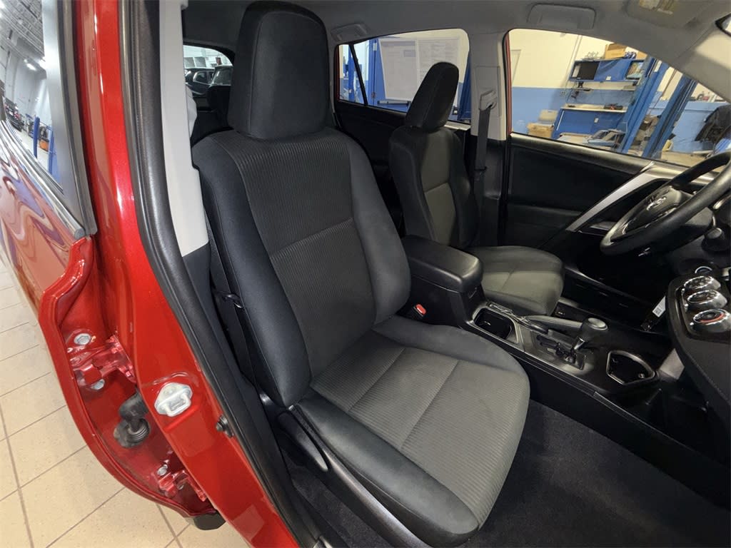 Thumbnail: 2017 Toyota RAV4 - 11