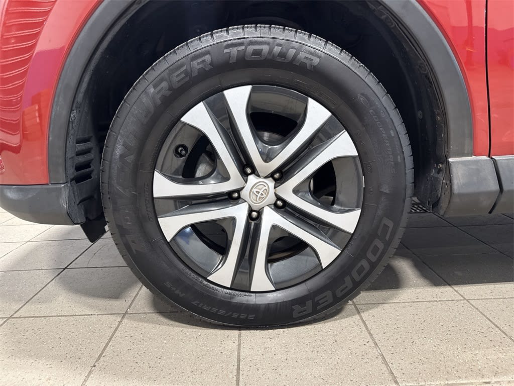 Thumbnail: 2017 Toyota RAV4 - 7