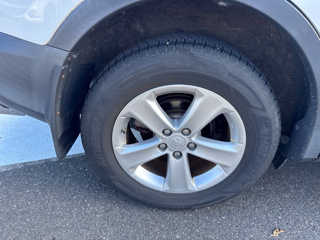 Thumbnail: 2013 Toyota RAV4 - 24